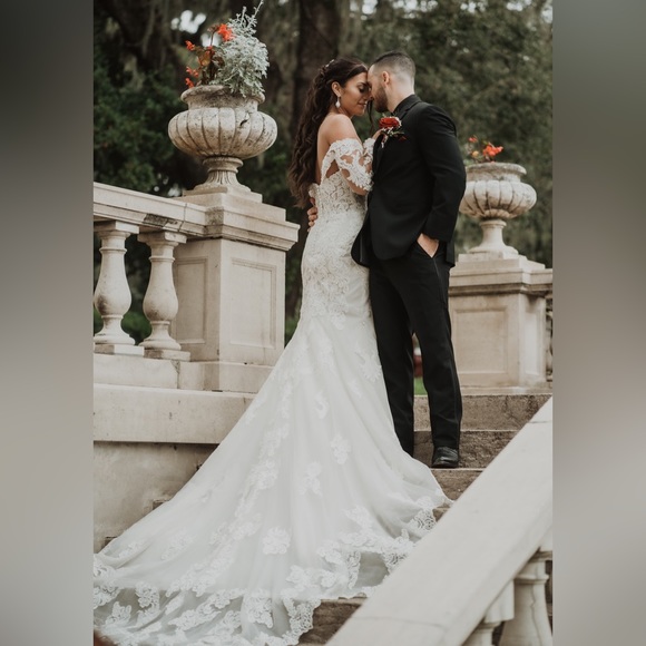 Wedding dress - Picture 5 of 8